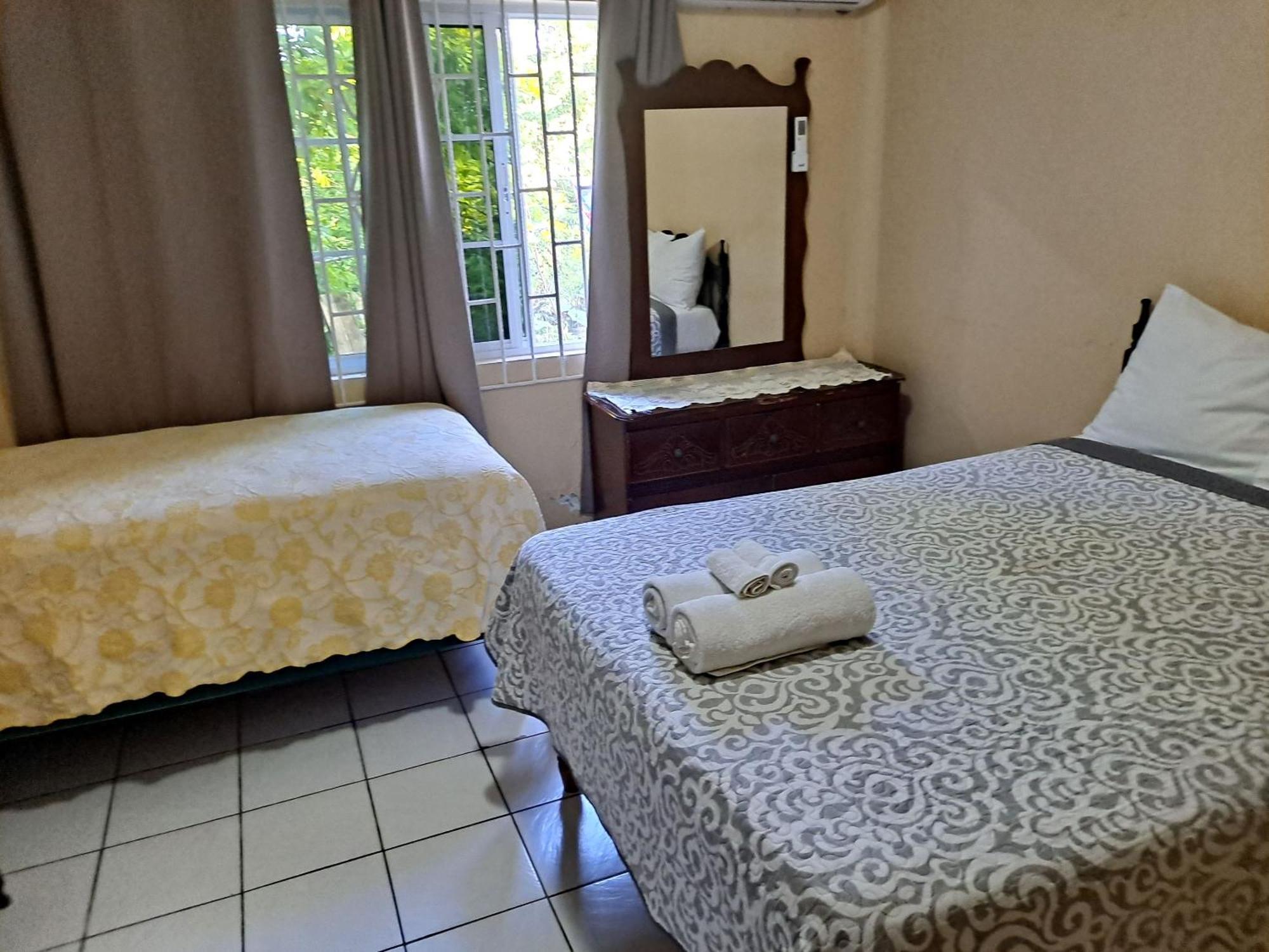 Chaudhry Holiday House مونتيغو باي المظهر الخارجي الصورة